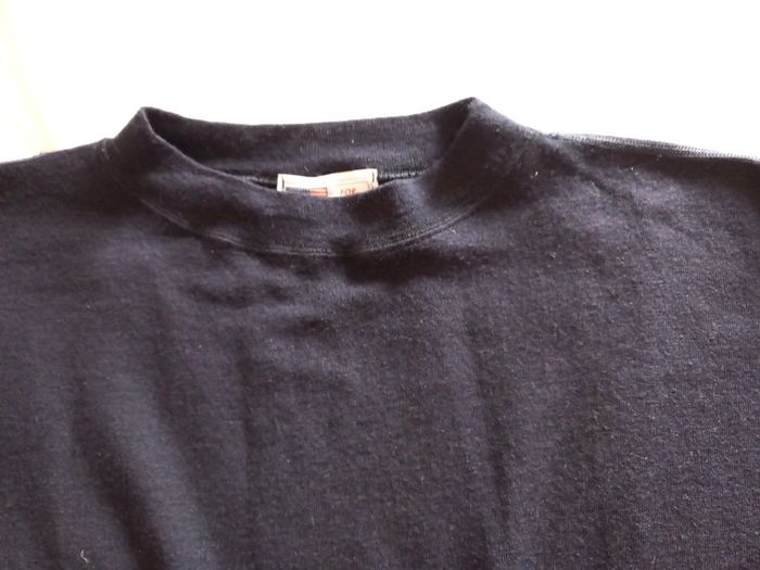 Pull homme . Bleu marine. - photo numéro 2