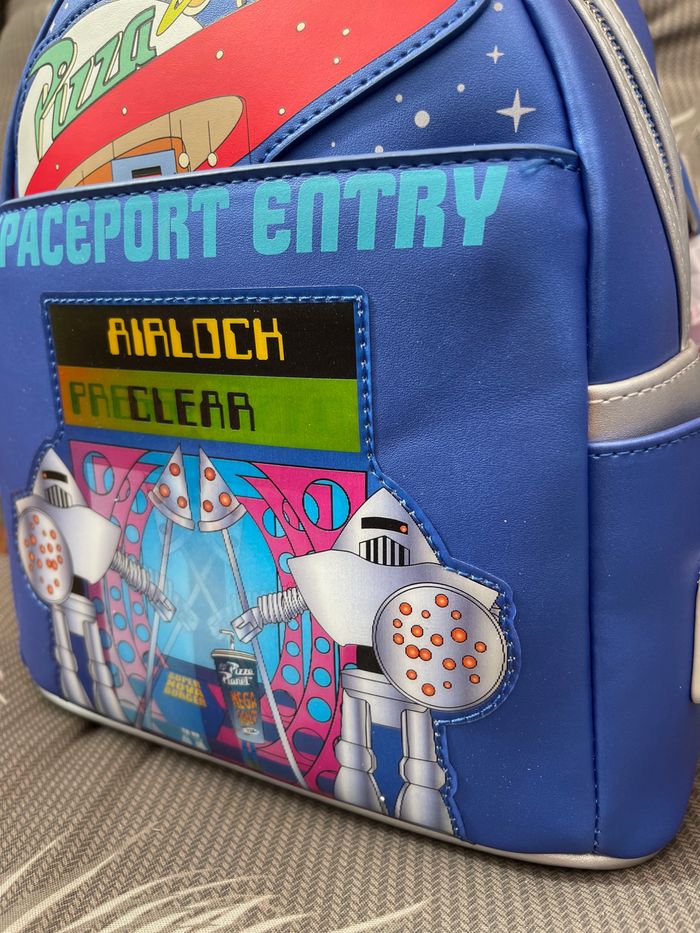 Disney Loungefly Mini Sac A Dos Toy Story Pizza Planet Space Entry - photo numéro 4