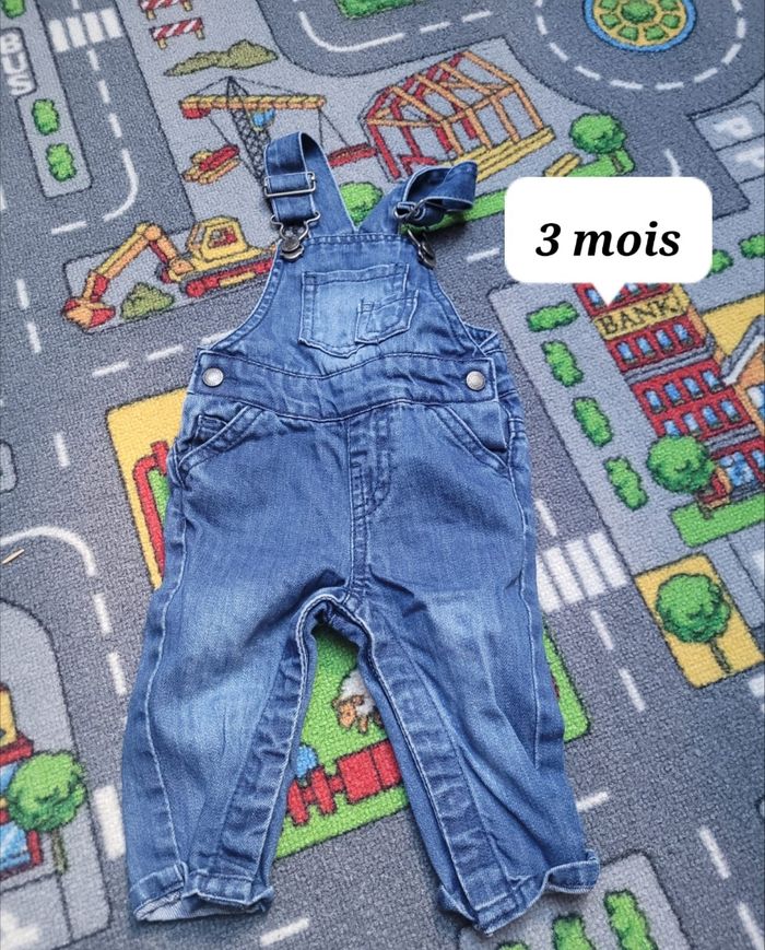 Pantalons bébé salopettes. Très bon état. - photo numéro 4