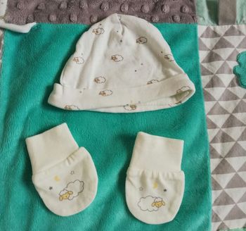 Bonnet moufles de naissance mouton