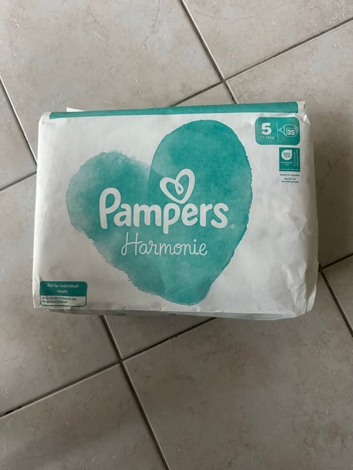 Couches Pampers taille 5