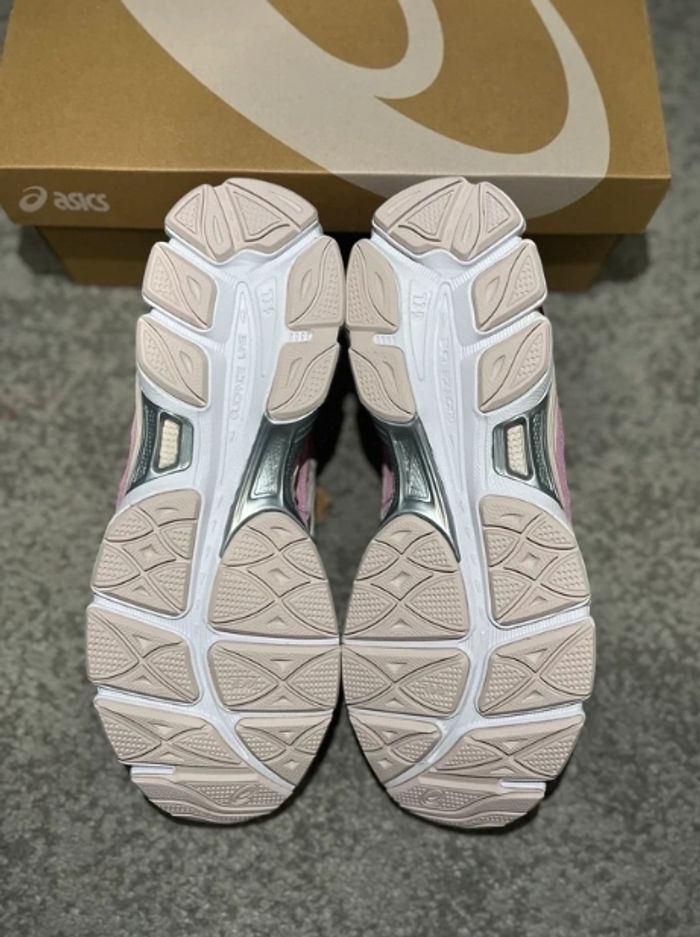 Chaussures de running Asics GEL-NYC, roses, pointure 38 - photo numéro 4