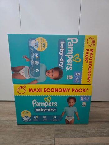 2 Maxi Pack Couches Baby Dry Pampers Taille 5
Neuve, jamais ouverte et dans son emballage d'origine