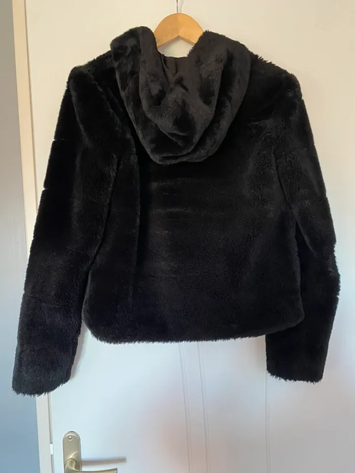 Manteau fausse fourrure - photo numéro 4
