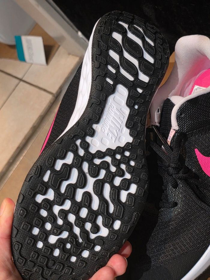 Nike Révolution 40 Neuves - photo numéro 5