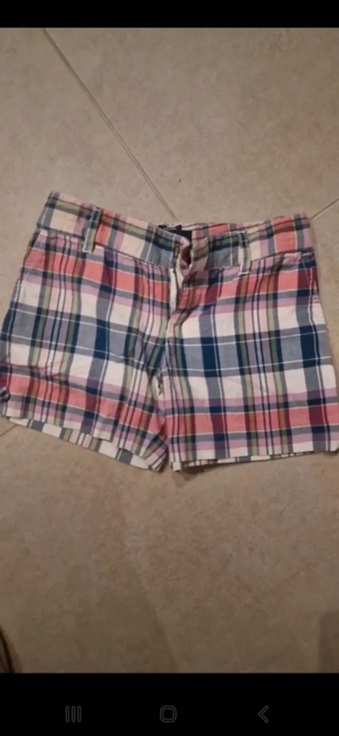 Short ralph lauren 7ans très bon état
