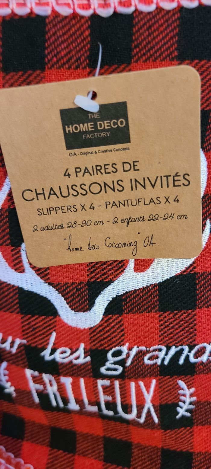 Lot de chaussons invités La Nuit Carreaux rouges - photo numéro 2