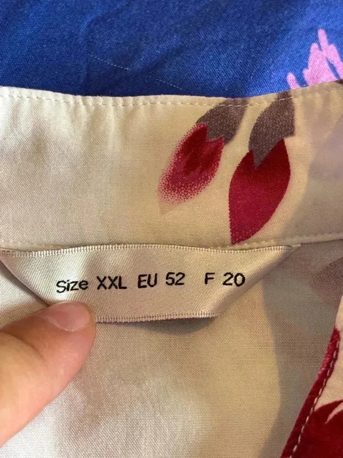 Blouse fleurie taille 44• - photo numéro 3