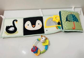 Lot de jouets bébé 