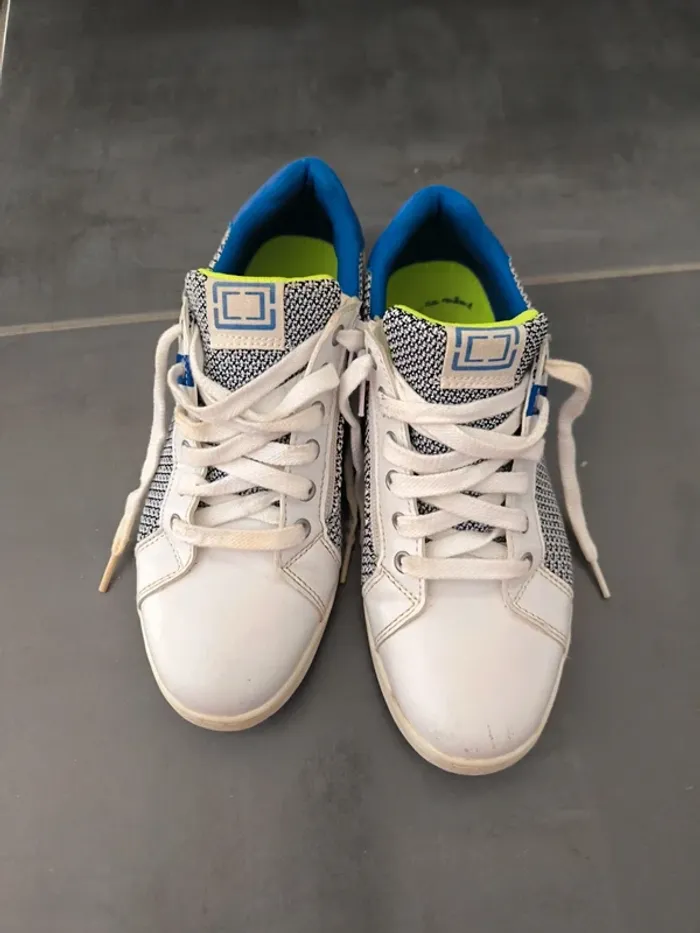 Chaussures plates. Dpam. 37