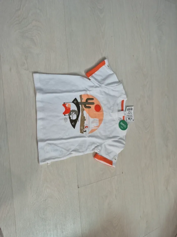 T-shirt neuf avec étiquette