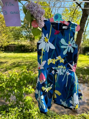 Magnifique robe catimini fille 3 ans parfait état fleurs
