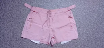 Short rose femme taille 38 
Très bon état
