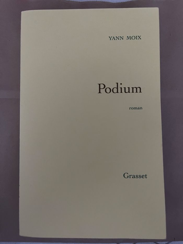 Podium Yann Moix Grasset - photo numéro 3