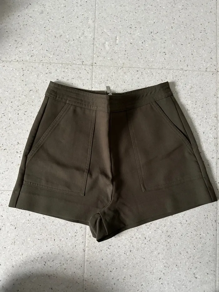 Short kaki