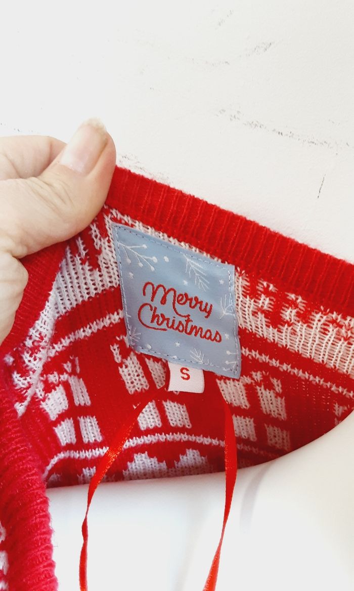 Très jolie robe  /pull long sur le thème de Noël   merry  christmas pour femme Taille S ou 36 - photo numéro 6