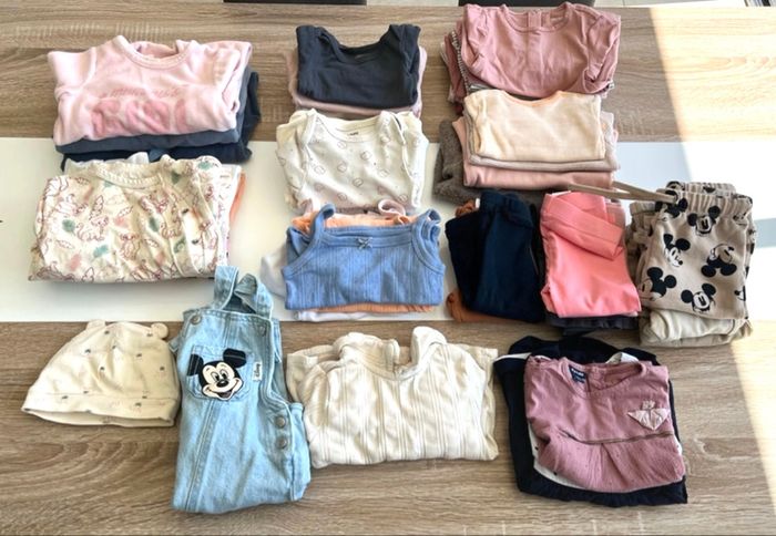 Gros lot vêtements fille 9 mois