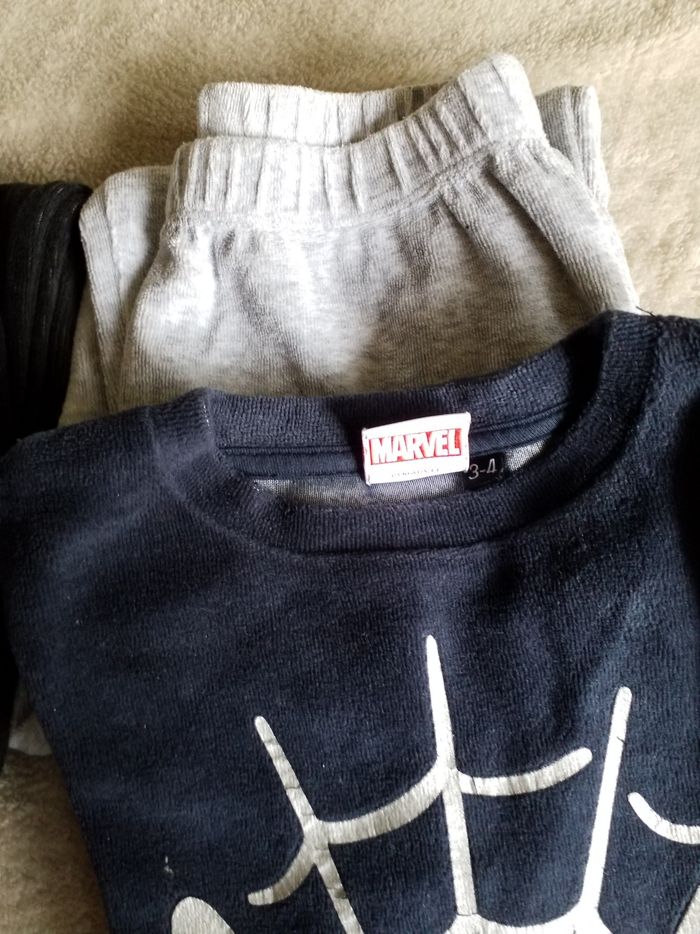 Lot deux pyjamas - photo numéro 2