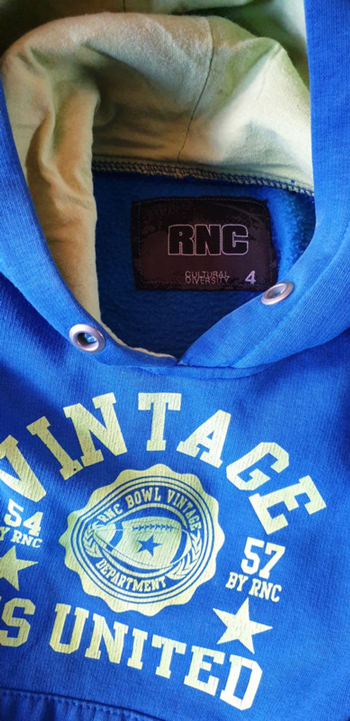 Tres beau sweat chaud 4 ans - photo numéro 4