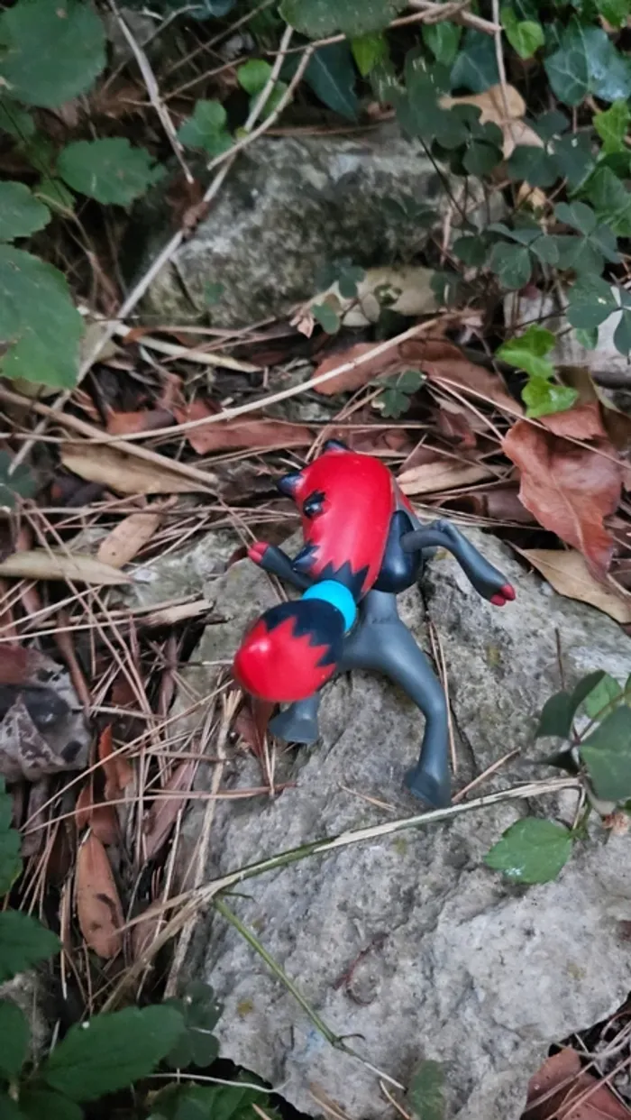 Super figurine Pokemon Nintendo zoroark - photo numéro 3