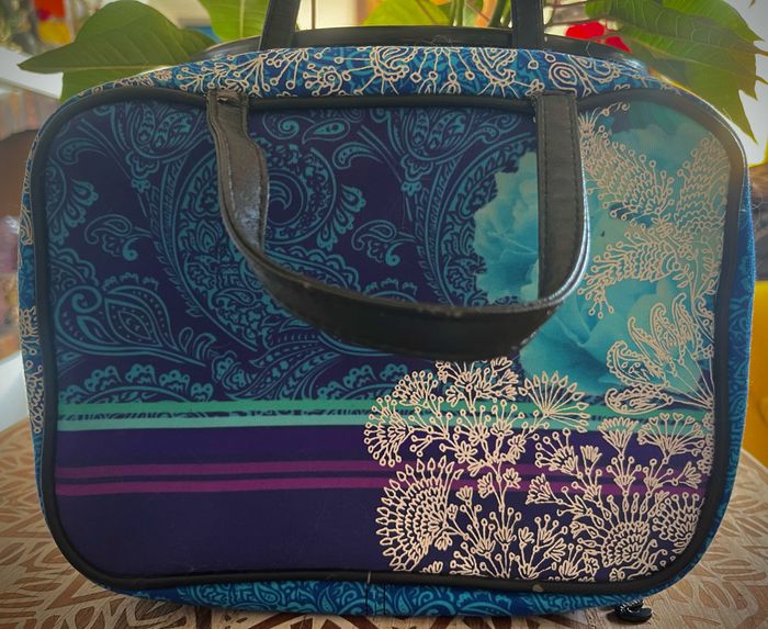 Trousse de maquillage Desigual neuf - photo numéro 2