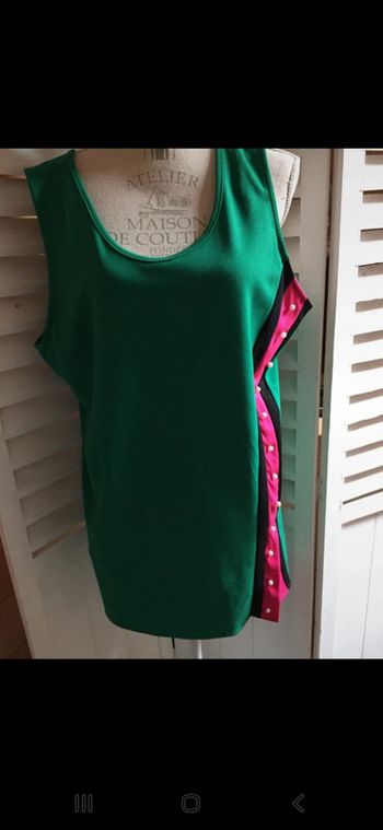 Haut sans manche neuf taille 44