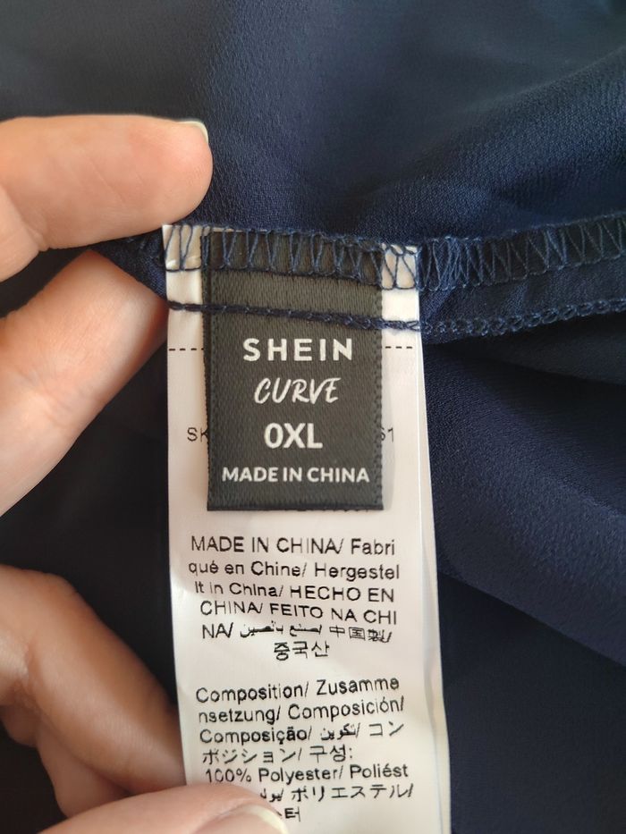Haut bleu marine fluide en mousseline de soie – Taille 44/0XL — Neuf sans étiquette - photo numéro 5