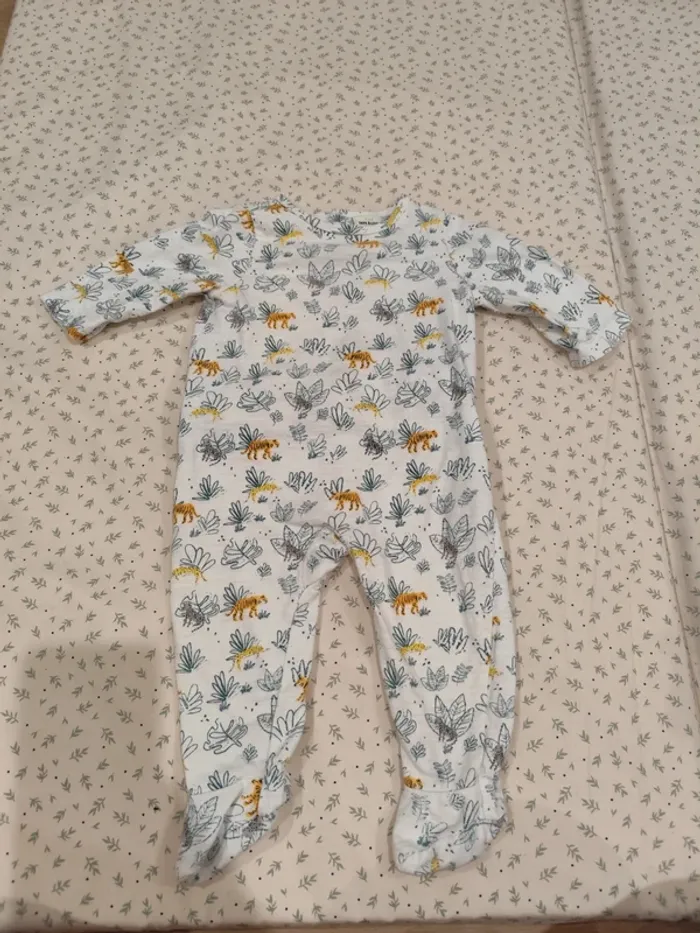 Pyjama une pièce motif jungle TAO 6 mois