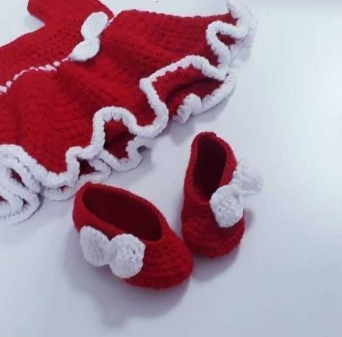 Tricot robe rouge Noël chaussons bottes bébé fille 0 à 6 mois - photo numéro 3