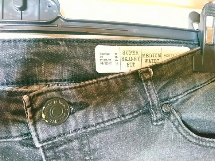 Superbe jeans gris à bandes taille 44/46 marque Esmara - photo numéro 4