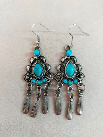 oucles d'oreilles pendantes style ethnique bohème argenté & turquoise - Collection Terres d'Ailleurs