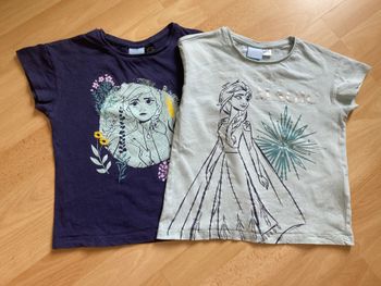 2 Tee-shirts Disney Reine des neiges taille 98/104