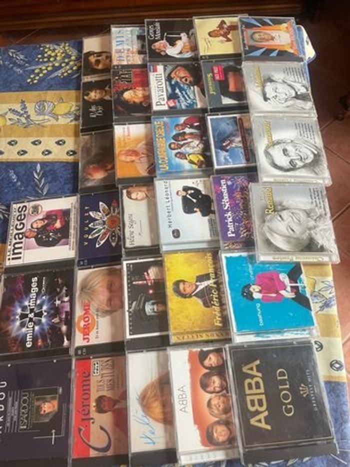CD album  l’unité voir annonce pour lot