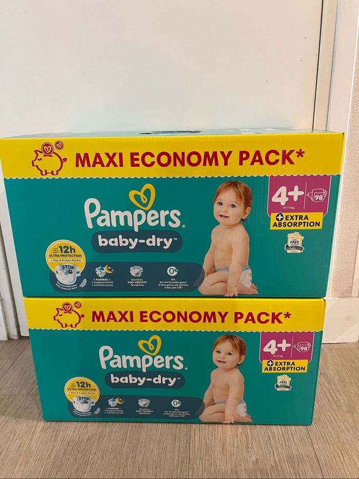 Lot de 2 maxi packs Pampers Baby-Dry taille 4+, soit 196 couches
