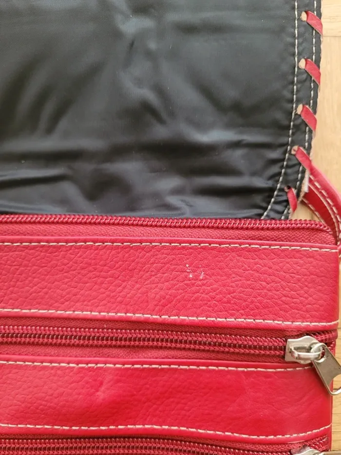 Sac rouge - photo numéro 3