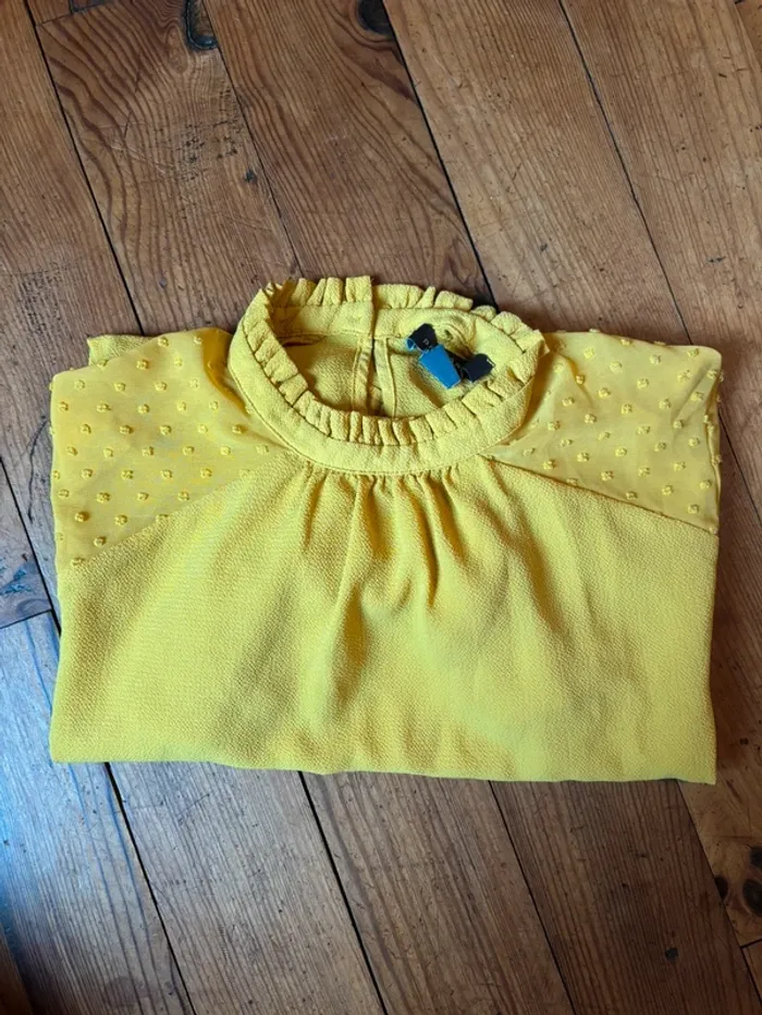 🌟 Haut jaune à manches transparentes.- Taille 38