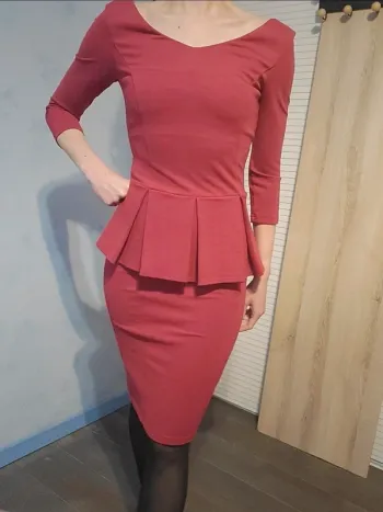 Robe peplum