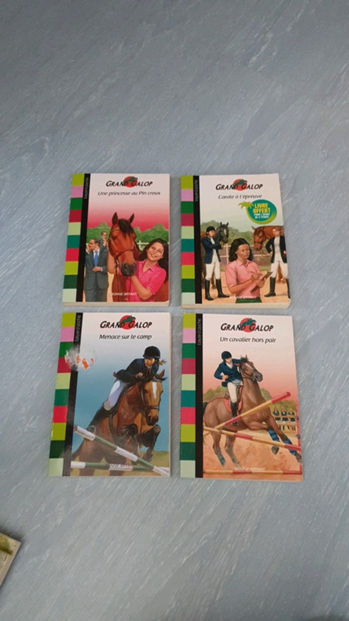 Lot de 4 livres Grand galop