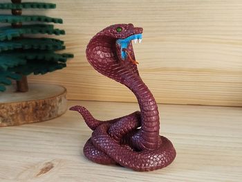 Figurine serpent cobra Animal du désert