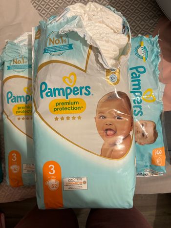 Lots couche Pampers taille 3/  6-10 kg