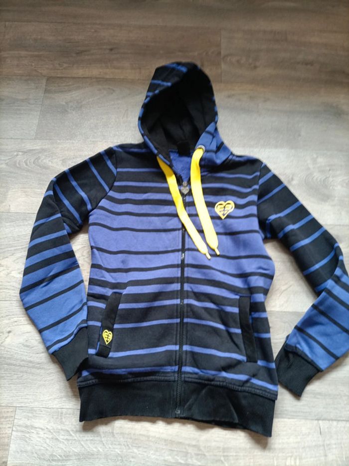 Gilet a capuche taille s