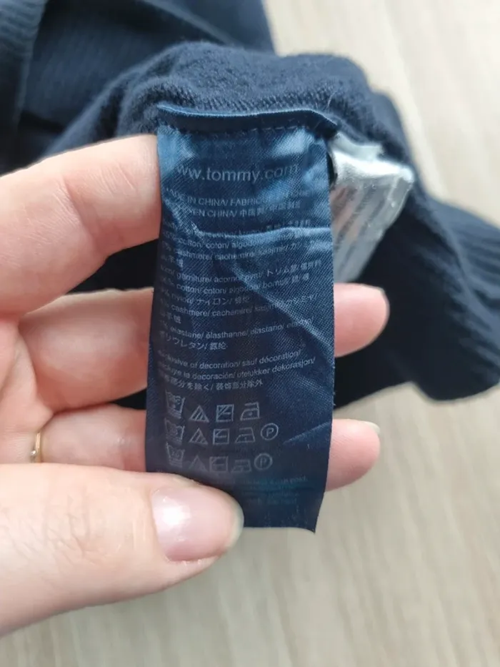 Pull a coll V bleue Cachemire Tommy Hilfiger Homme Taille M - photo numéro 3