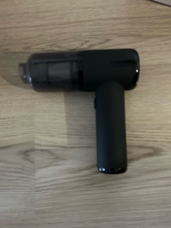 Aspirateur à main