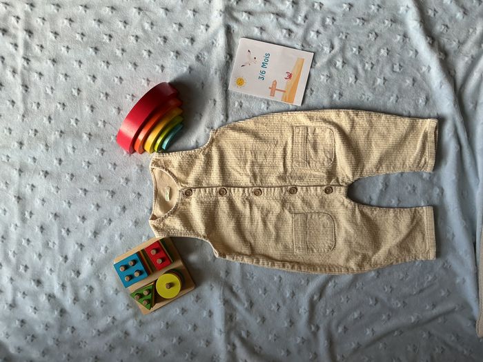 combinaison salopette en velours beige 3/6 mois united colors of benetton