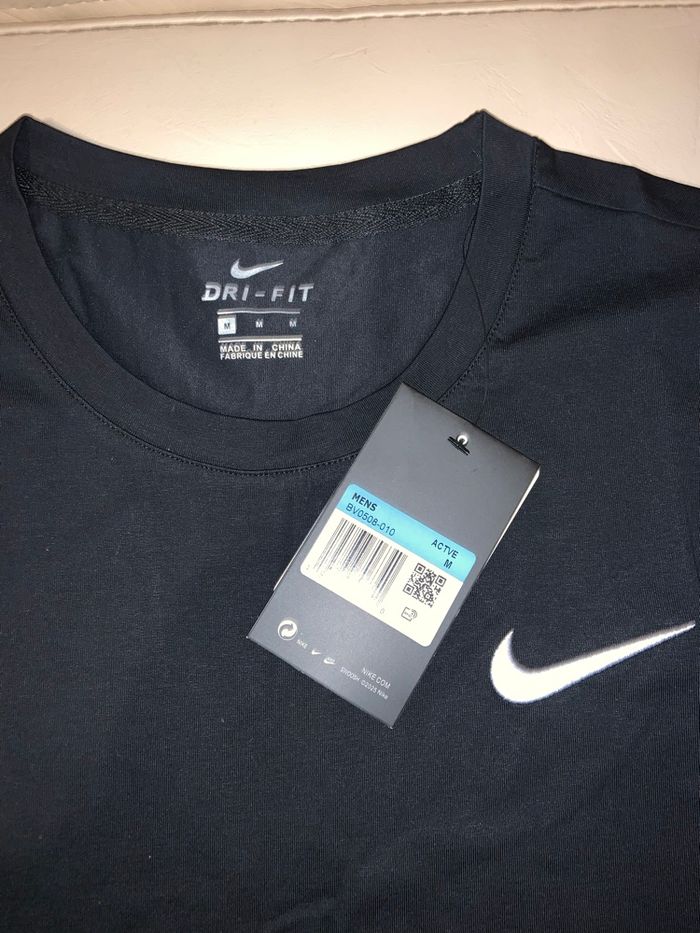 Ensemble Survêtement Running Jogging T-shirt Nike en coton Noir Neuf avec étiquette Taille M - photo numéro 5