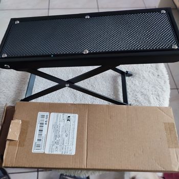 Repose pied guitare neuf