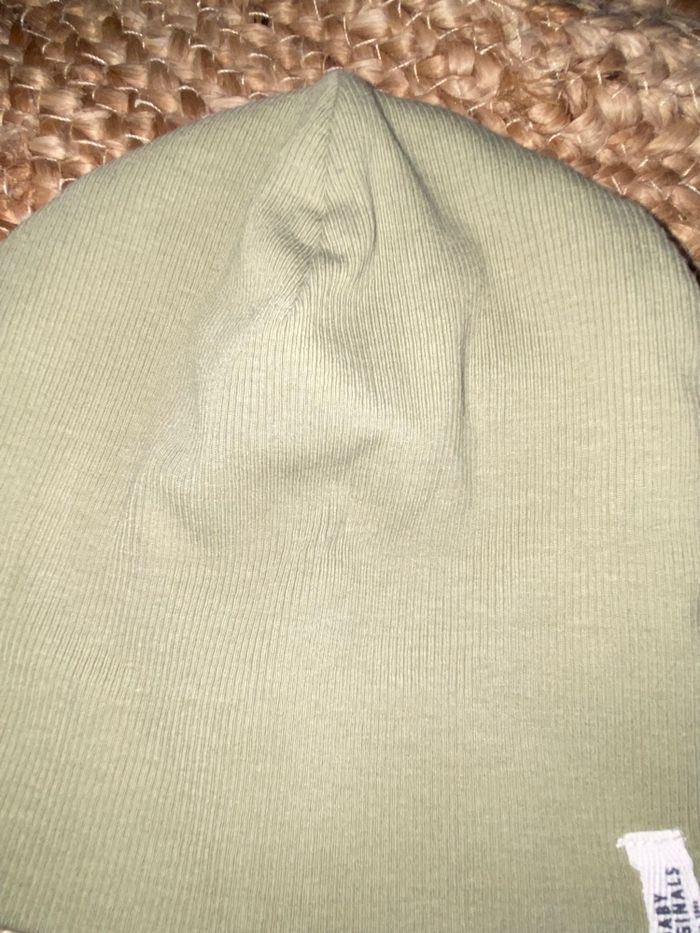 Bonnet marque Zara couleur kaki bon etat - photo numéro 3