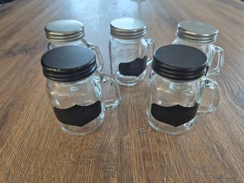 Lot de 5 verrines avec couvercles