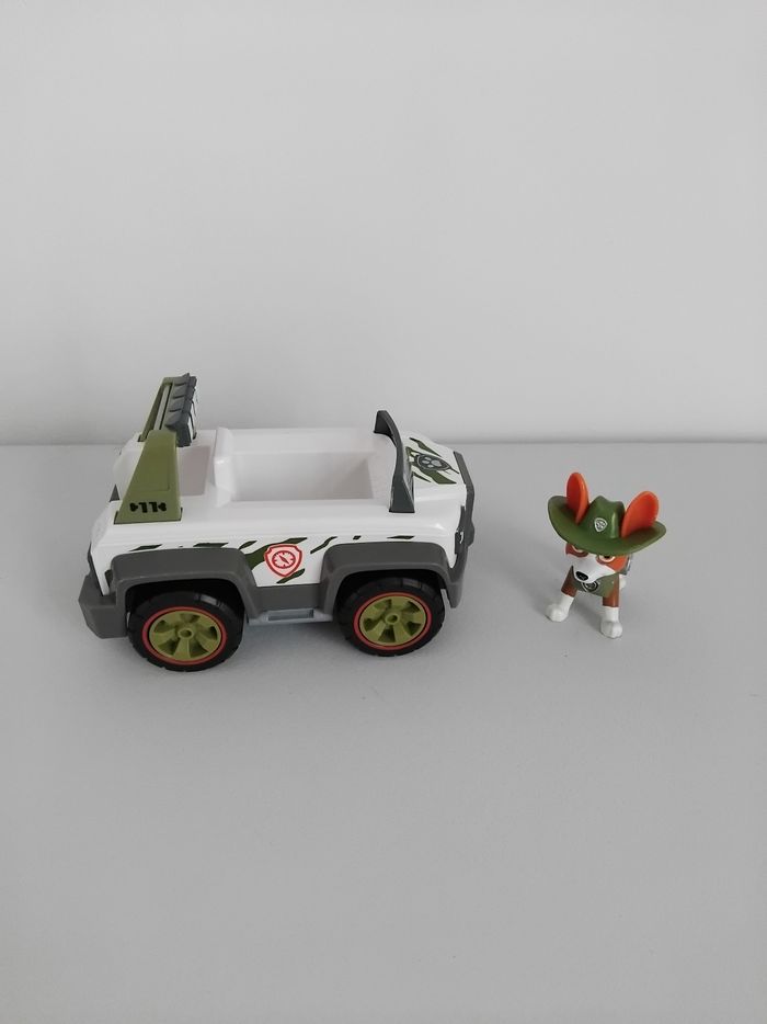 PAT PATROUILLE Figurine et  Voiture de Tracker Travers 14 cm - photo numéro 2