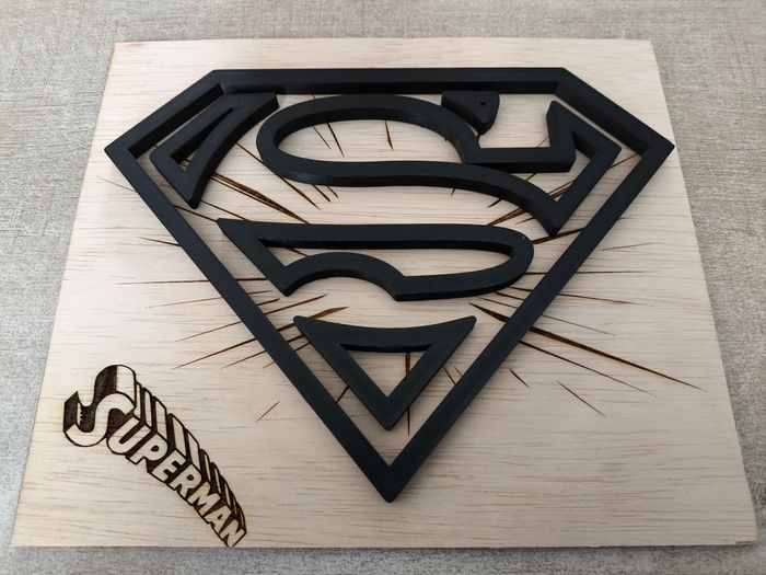 Cadre superman 3D bois